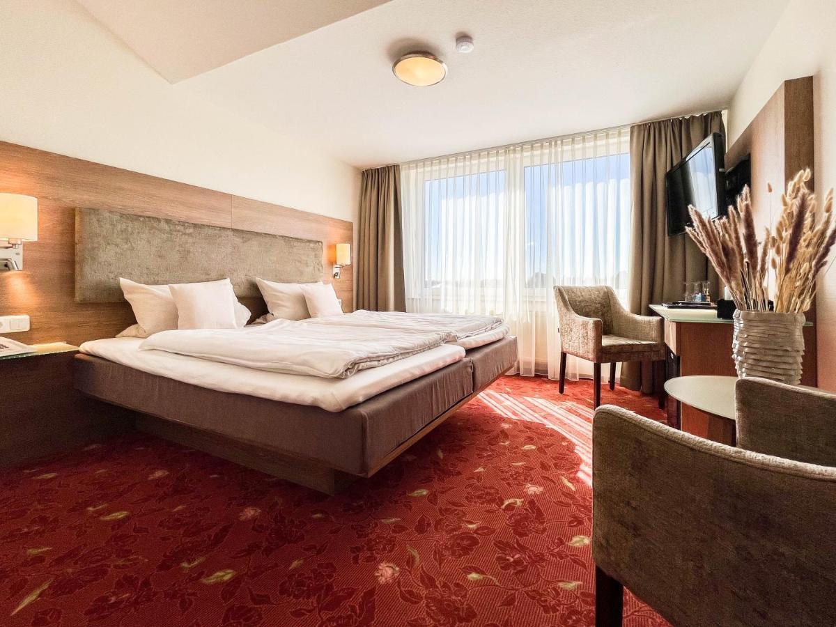 Hotel-Restaurant Vier Linden Штаде Экстерьер фото