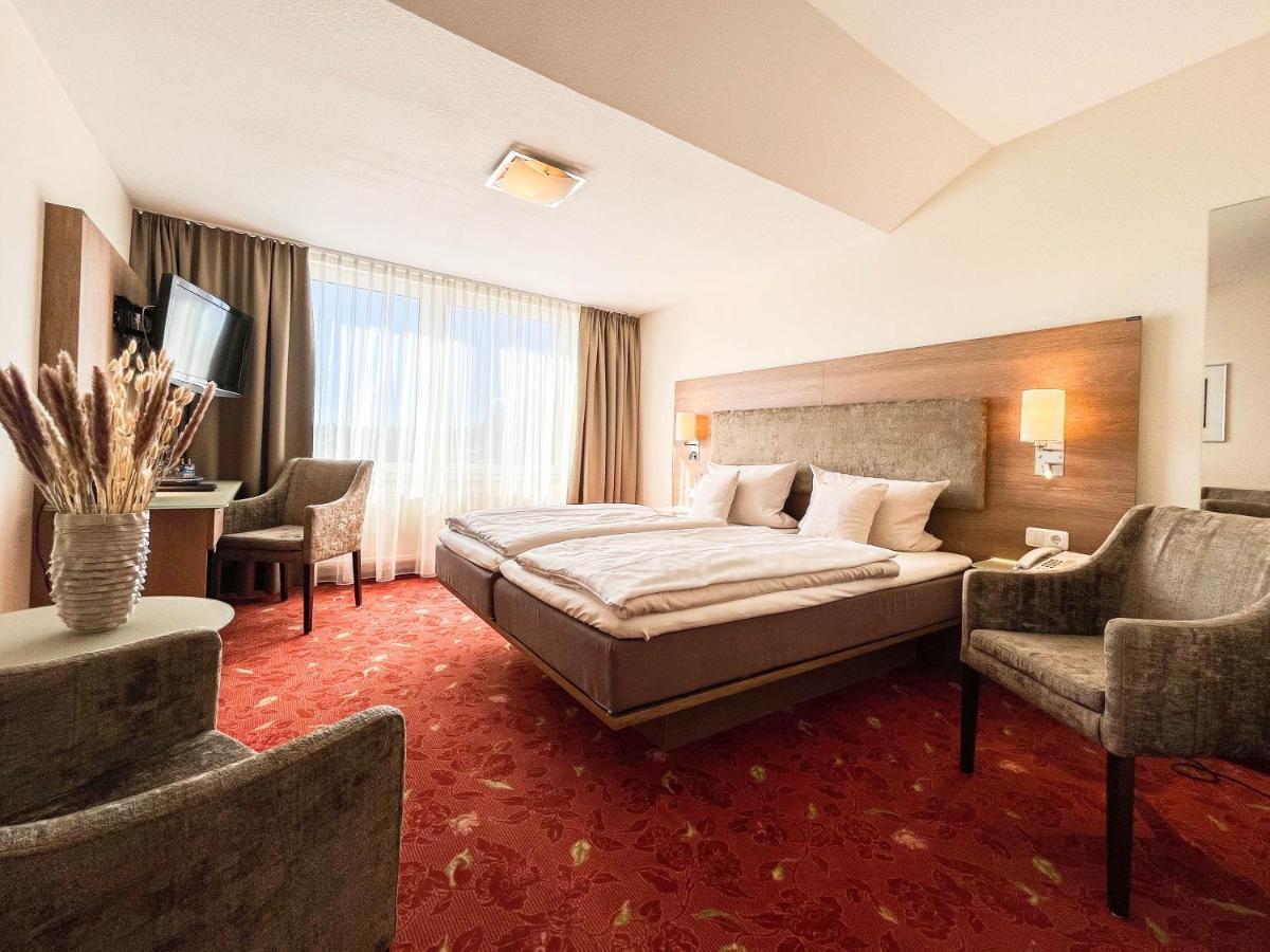Hotel-Restaurant Vier Linden Штаде Экстерьер фото