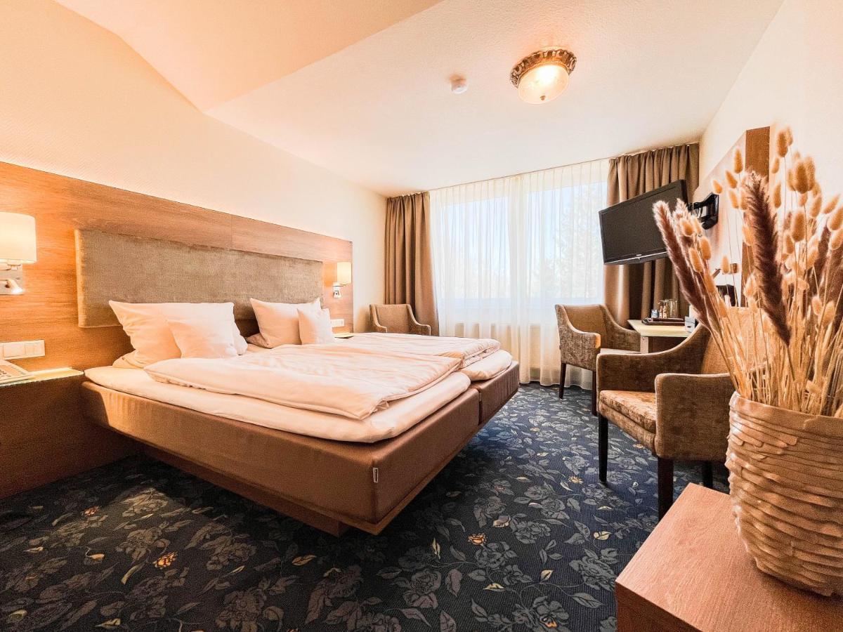Hotel-Restaurant Vier Linden Штаде Экстерьер фото