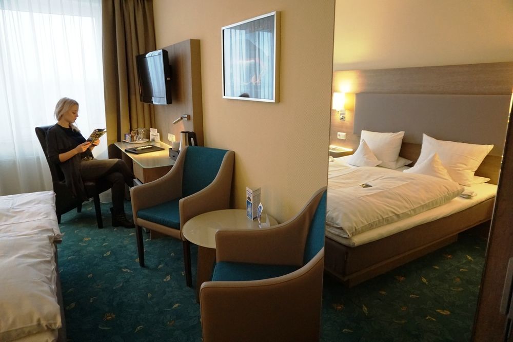 Hotel-Restaurant Vier Linden Штаде Экстерьер фото