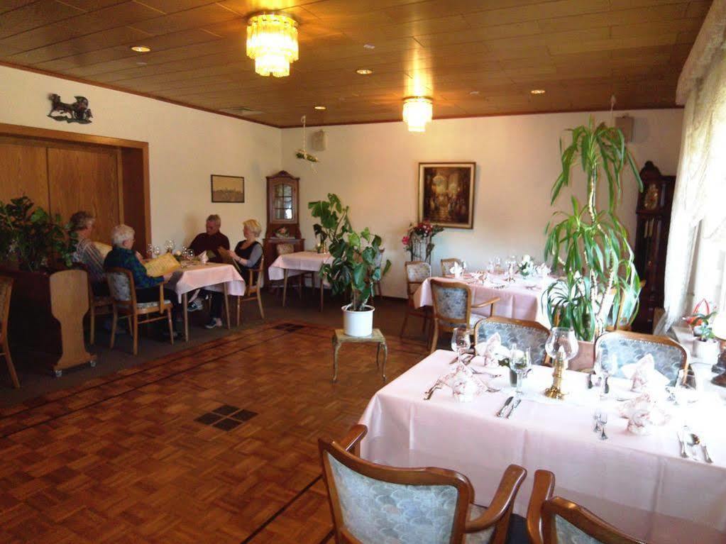 Hotel-Restaurant Vier Linden Штаде Экстерьер фото