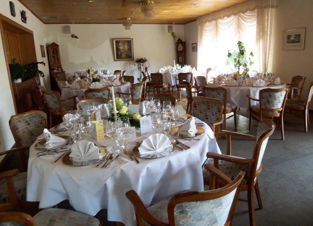 Hotel-Restaurant Vier Linden Штаде Экстерьер фото