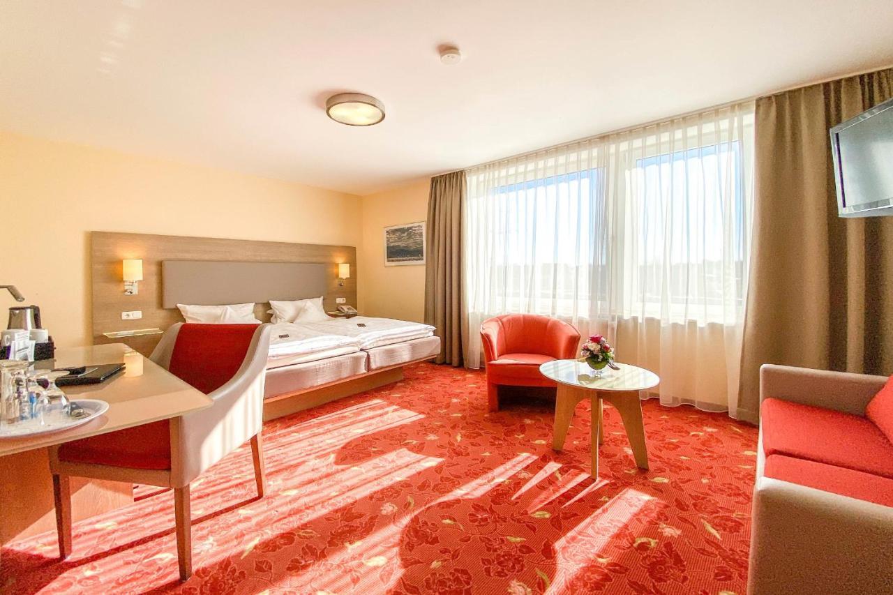 Hotel-Restaurant Vier Linden Штаде Экстерьер фото