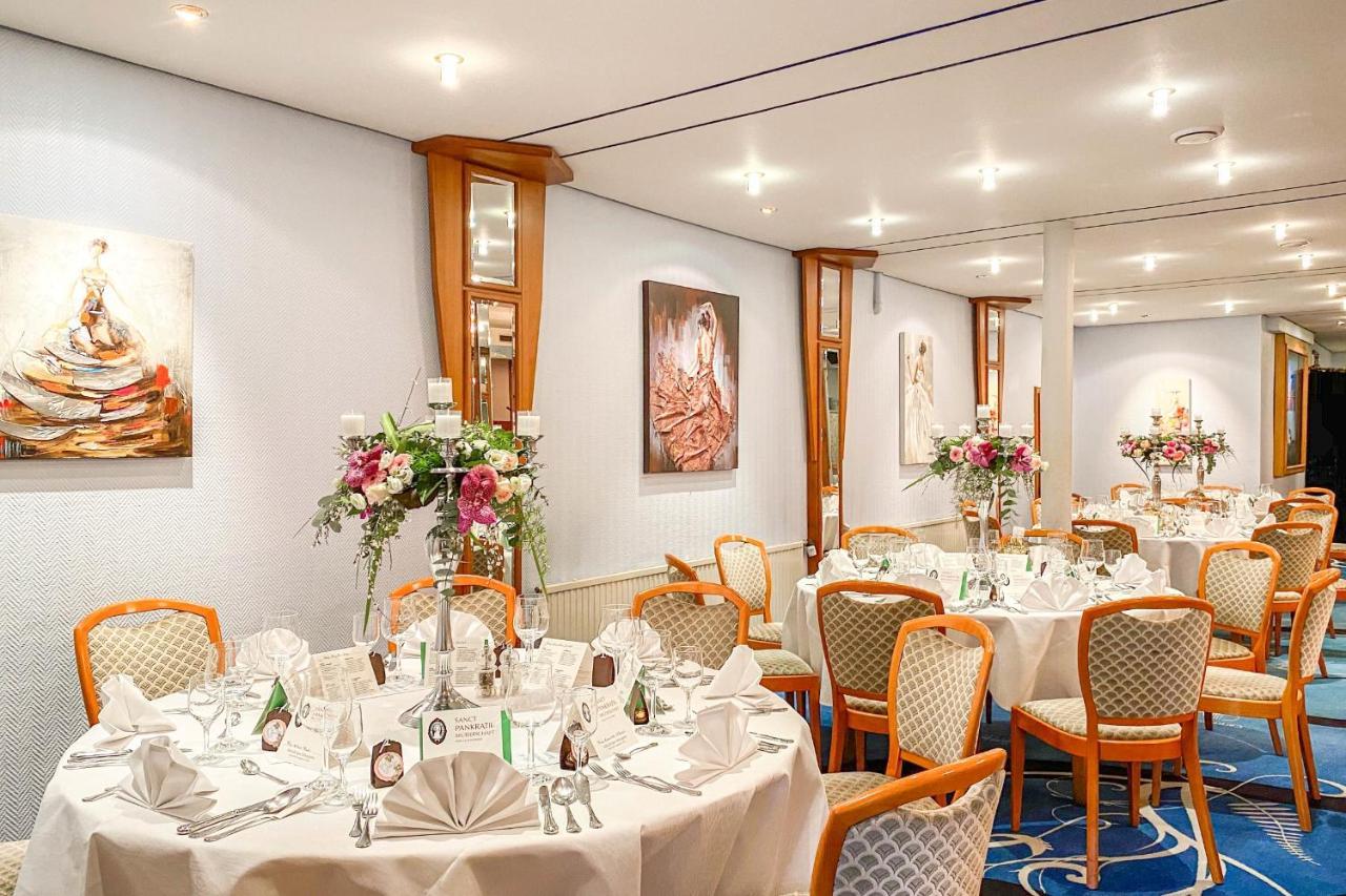 Hotel-Restaurant Vier Linden Штаде Экстерьер фото