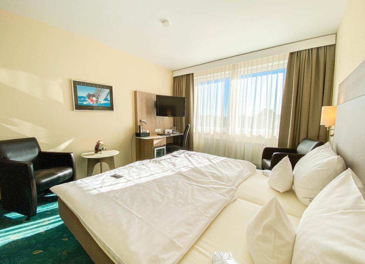 Hotel-Restaurant Vier Linden Штаде Экстерьер фото