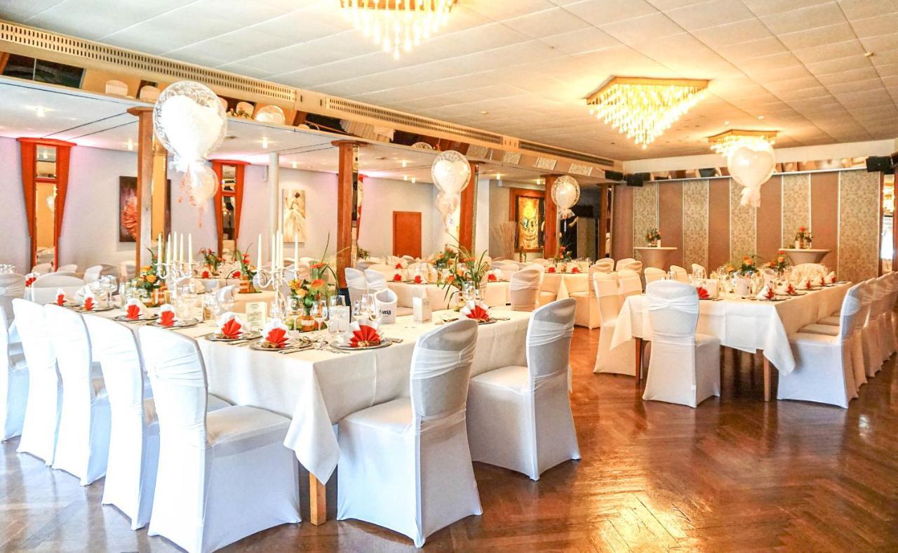 Hotel-Restaurant Vier Linden Штаде Экстерьер фото